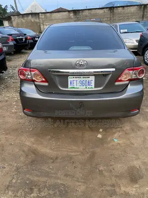 Toyota Corolla LE 4dr Sedan (1.8L 4 cyl 4A) 2009 Gray