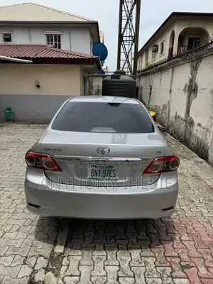 Toyota Corolla LE 4dr Sedan (1.8L 4cyl 4A) 2010 Silver