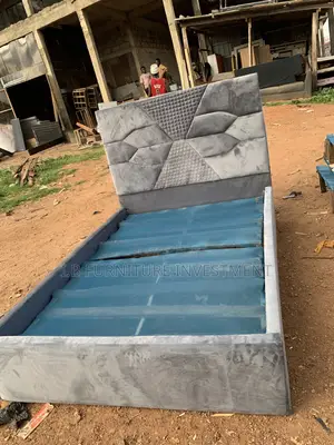 4.5 by 6 With Ottoman