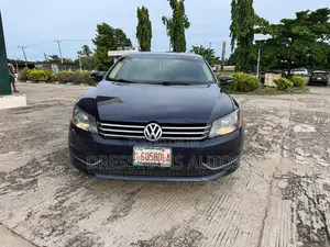 Volkswagen Passat 2012 Blue