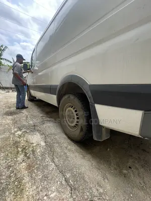 Mercedes-Benz Sprinter 2011 White