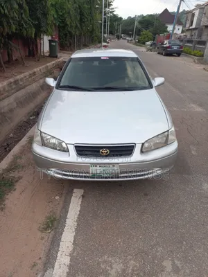 Toyota Camry 2000 Gold