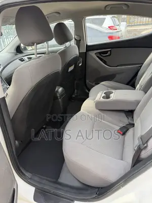 Hyundai Elantra SE 4dr Sedan (1.8L 4cyl 6M) 2014 White