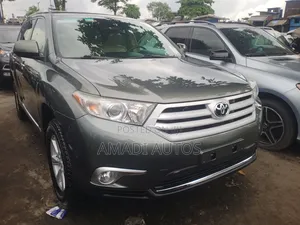 Toyota Highlander 3.5L 4WD 2013 Green