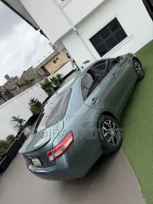 Toyota Camry LE 4dr Sedan (2.5L 4cyl 6A) 2011 Green