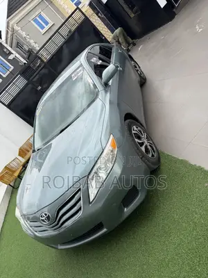 Toyota Camry LE 4dr Sedan (2.5L 4cyl 6A) 2011 Green