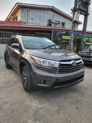 Toyota Highlander XLE V6 4x2 (3.5L 6cyl 6A) 2016 Gray