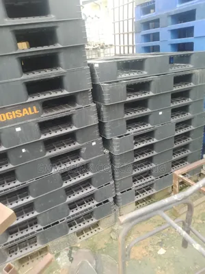 Industrial Plastic Pallets Available