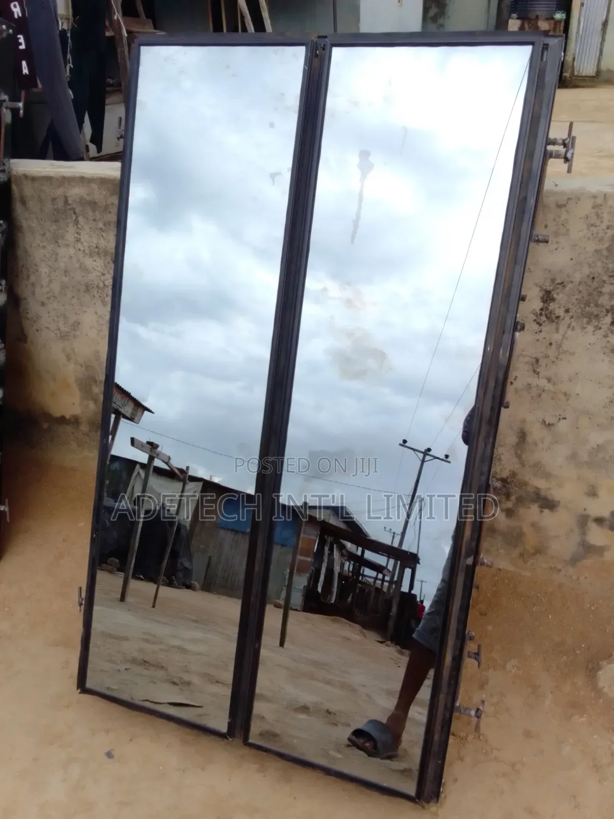 Functional Aluminium Frameless Window With Net and Burglary Proof