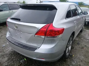 Toyota Venza 2010 Silver