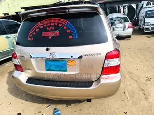 Toyota Highlander 4x4 2005 Gold