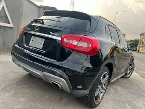 Mercedes-Benz GLA 250 2015 Black