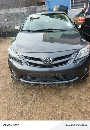 Toyota Corolla LE 4dr Sedan (1.8L 4cyl 4A) 2011 Gray