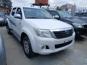 Toyota Hilux 2013 White