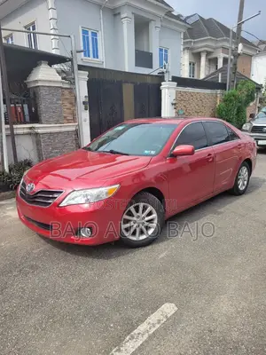 Toyota Camry XLE 4dr Sedan (2.5L 4cyl 6A) 2011 Red