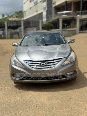 Hyundai Sonata Limited Sedan FWD (2.4L 4cyl 6A) 2013 Silver