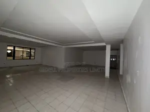 96sqm on the Third Floor in an Office Complex With Elevators