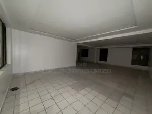 96sqm on the Third Floor in an Office Complex With Elevators