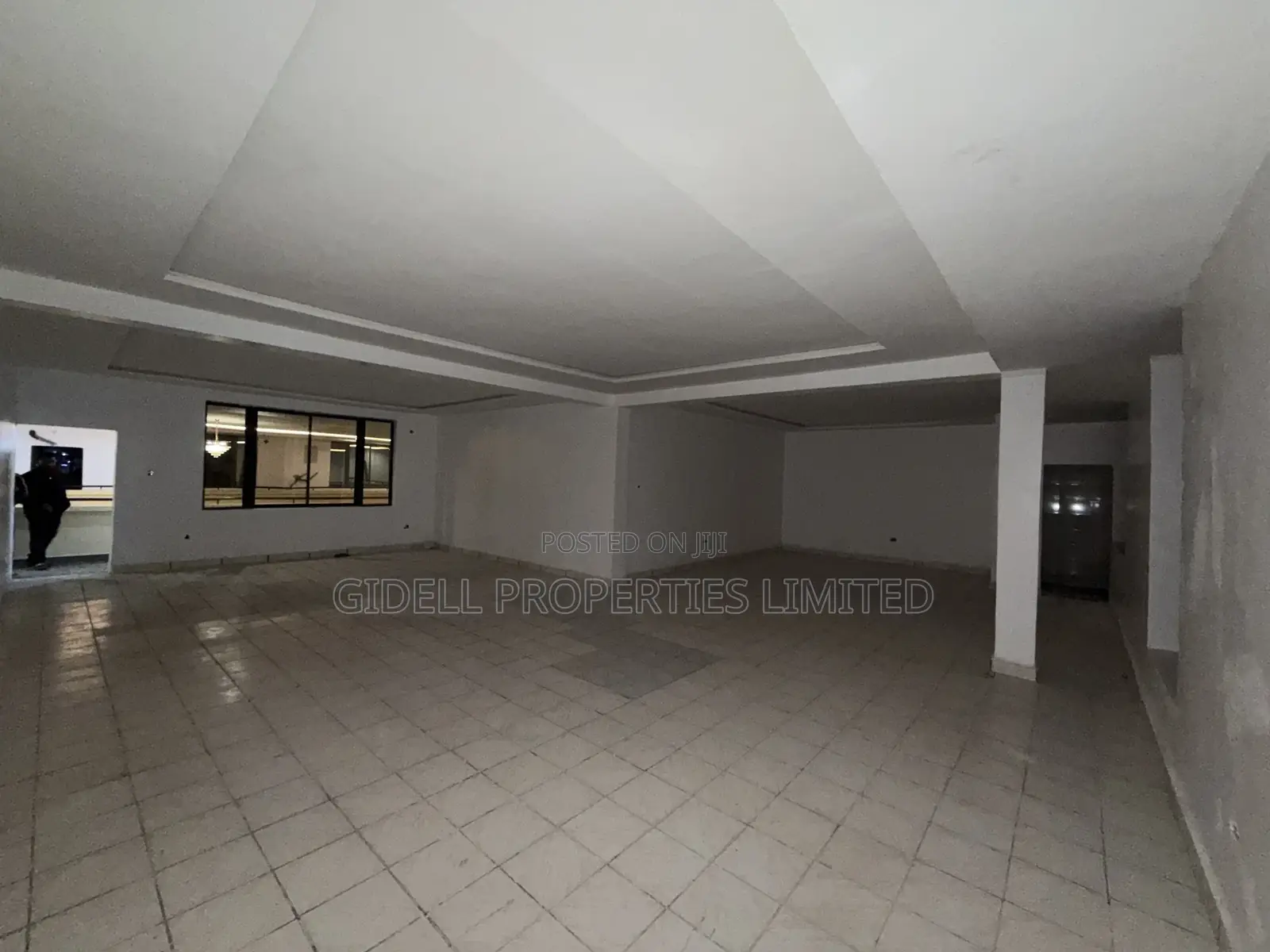 96sqm on the Third Floor in an Office Complex With Elevators