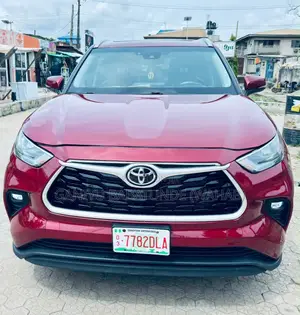 Toyota Highlander XLE 2021 Red