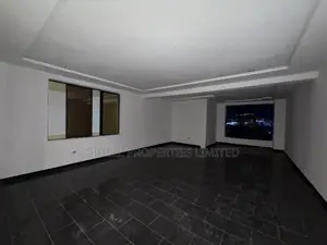 56sqm Office Space on the Third Floor in an Office Complex