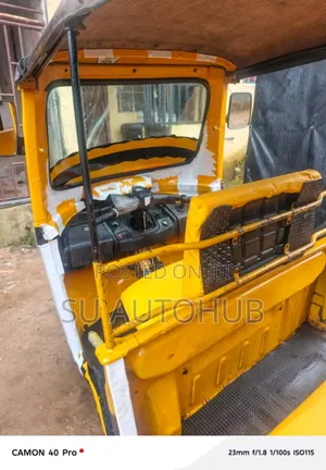 TVS King Cargo 2020 Yellow