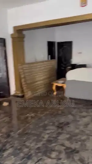 3bdrm Block of Flats in Ologuneru for rent