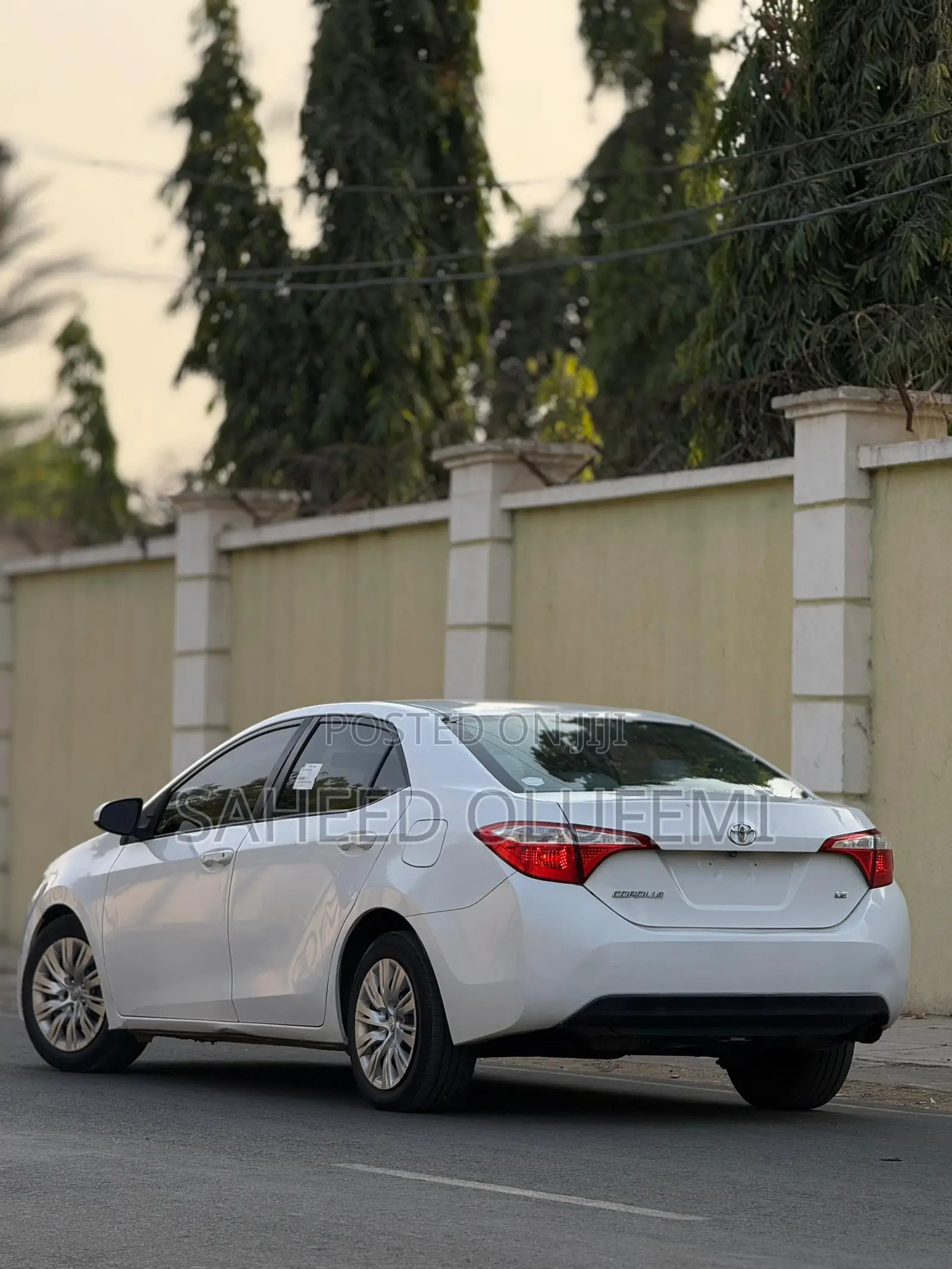 Toyota Corolla LE Plus 4dr Sedan (1.8L 4cyl CVT) 2015 White