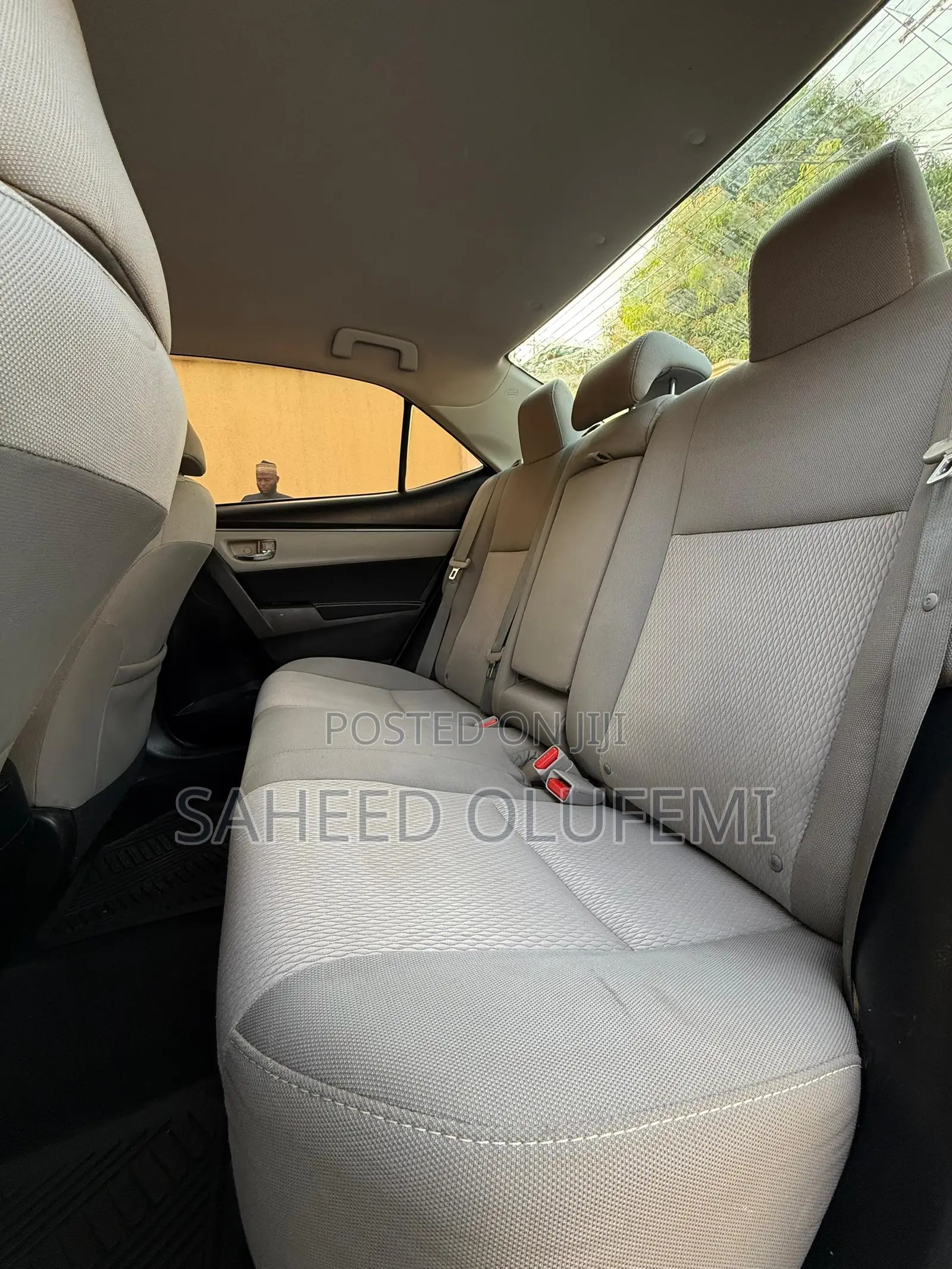 Toyota Corolla LE Plus 4dr Sedan (1.8L 4cyl CVT) 2015 White