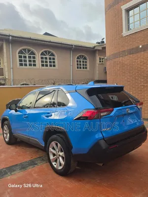 Toyota RAV4 2019 Blue