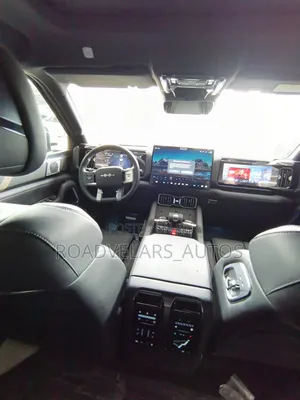 New BYD Leopard 8 2.0 Hybrid AWD 2025 Gray