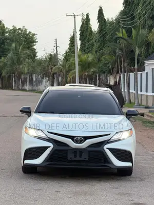Toyota Camry XSE 2021 White