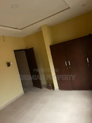 2bdrm Block of Flats in Mafoluku for rent