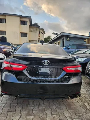 Toyota Camry SE FWD (2.5L 4cyl 8AM) 2018 Black