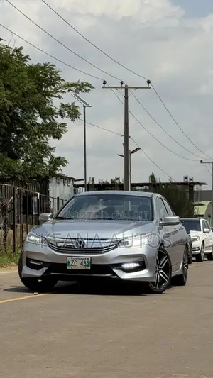 Honda Accord Touring V6 4dr Sedan FWD (3.5L 6cyl 6A) 2017 Silver