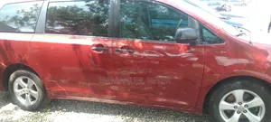 Toyota Sienna 2012 Red