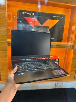 Laptop MSI Katana 15 32GB Intel Core i7 SSD 512GB