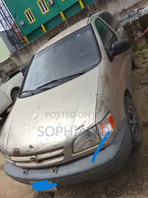 Toyota Sienna 2002 Gold