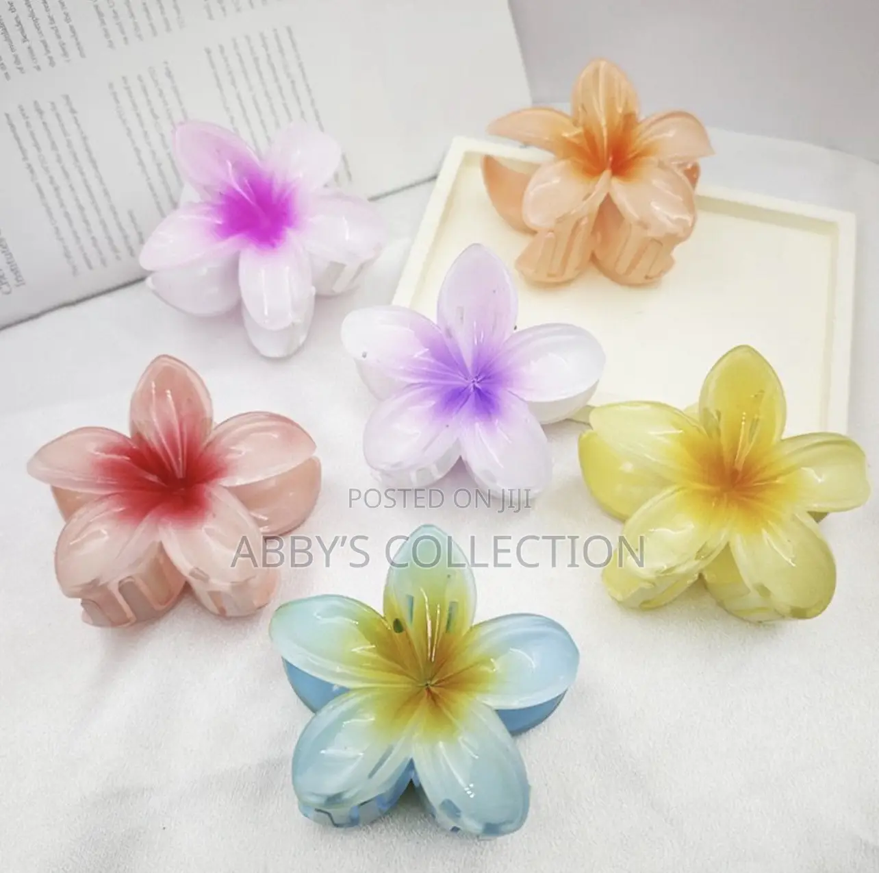 Daisy Claw Clip
