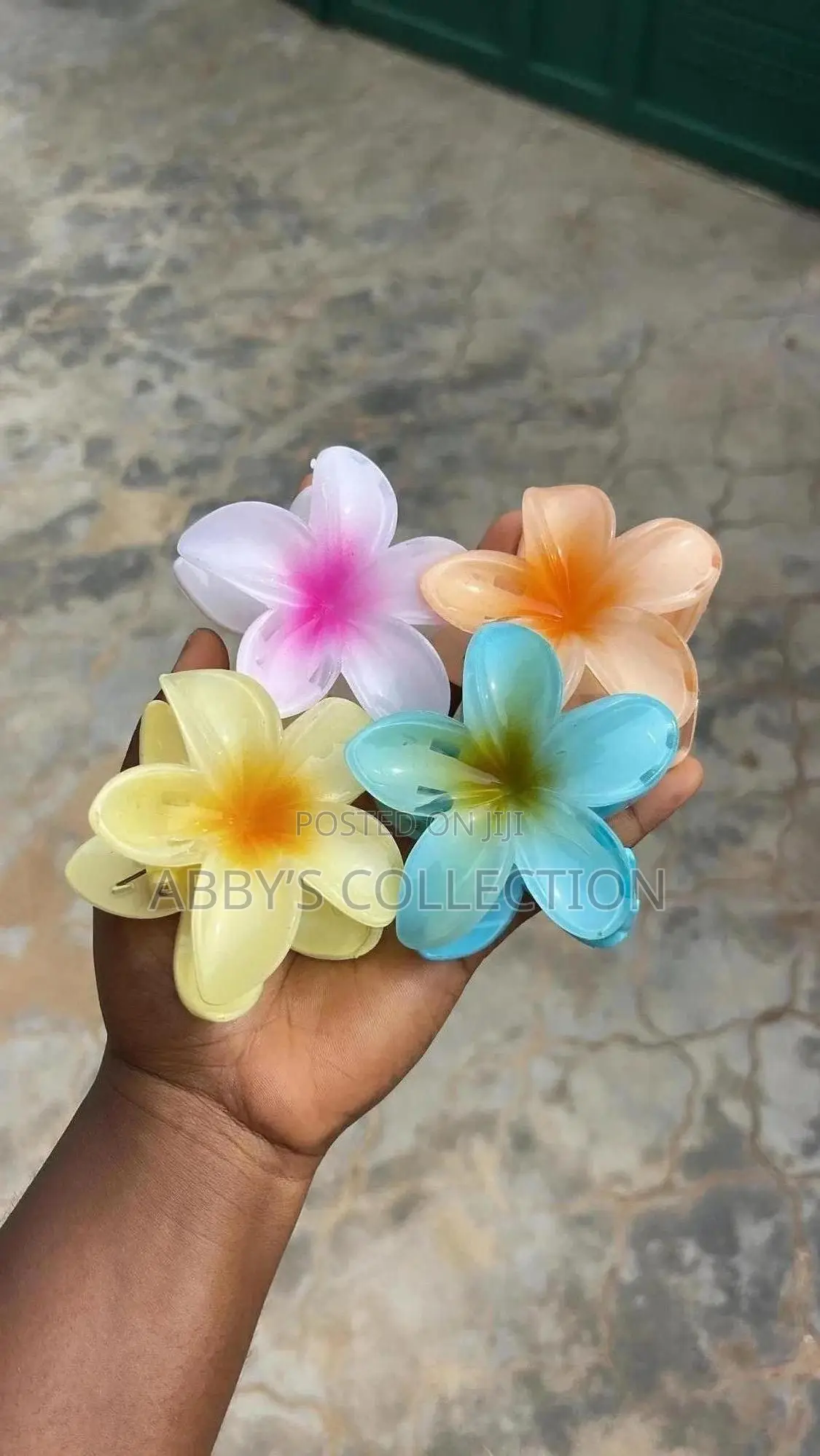 Daisy Claw Clip