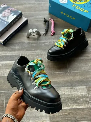 Akomi Liputa Boots.
