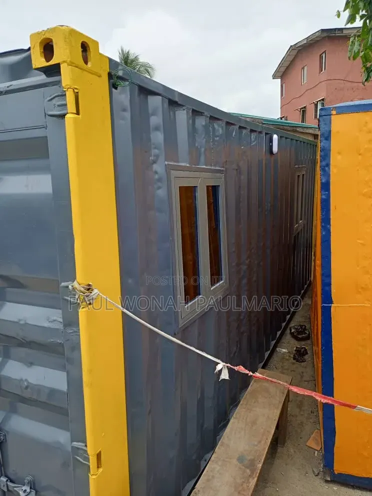 Container in Defrin Type