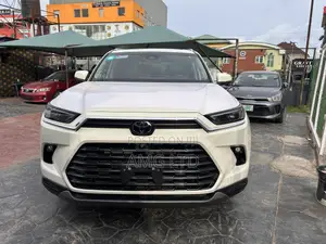 Toyota Grand Highlander Platinum AWD 2024 White