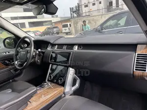 Land Rover Range Rover 5.0L Supercharged LWB 2018 Black