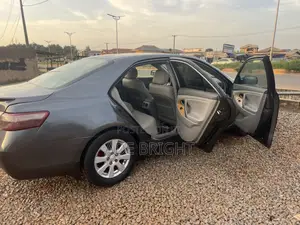 Toyota Camry XLE V6 4dr Sedan (3.5L 6cyl 6AM) 2009 Gray