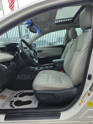 Toyota Avalon XLE Premium Sedan FWD (3.5L 6cyl 6A) 2013 White