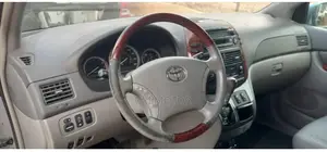 Toyota Sienna XLE Limited AWD (3.3L V6 5A) 2004