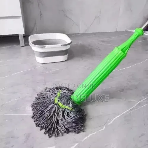 Self-Wringing Mop