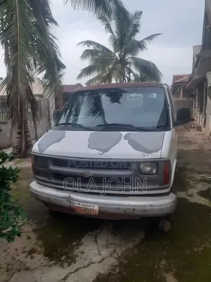 Chevrolet 3500 2000 White