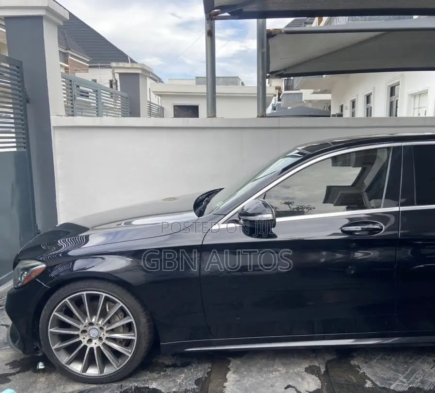 Mercedes-Benz C300 2015 Black